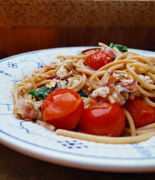 Pasta met geta en tomaat